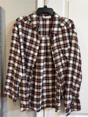 Hollister Classic Plaid Button-Up Shirt Jacket - Red/Black/White
Size M